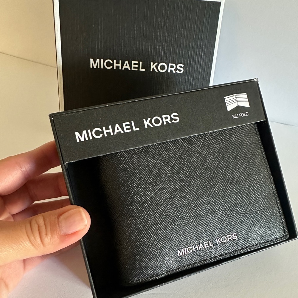 NWT Michael Kors Elegant Black Wallet